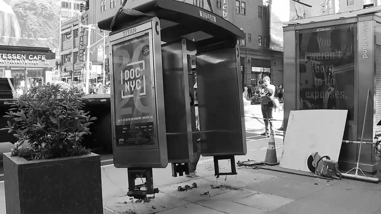 Last NYC public payphone eliminated